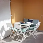 Jtv Simuni شقة *